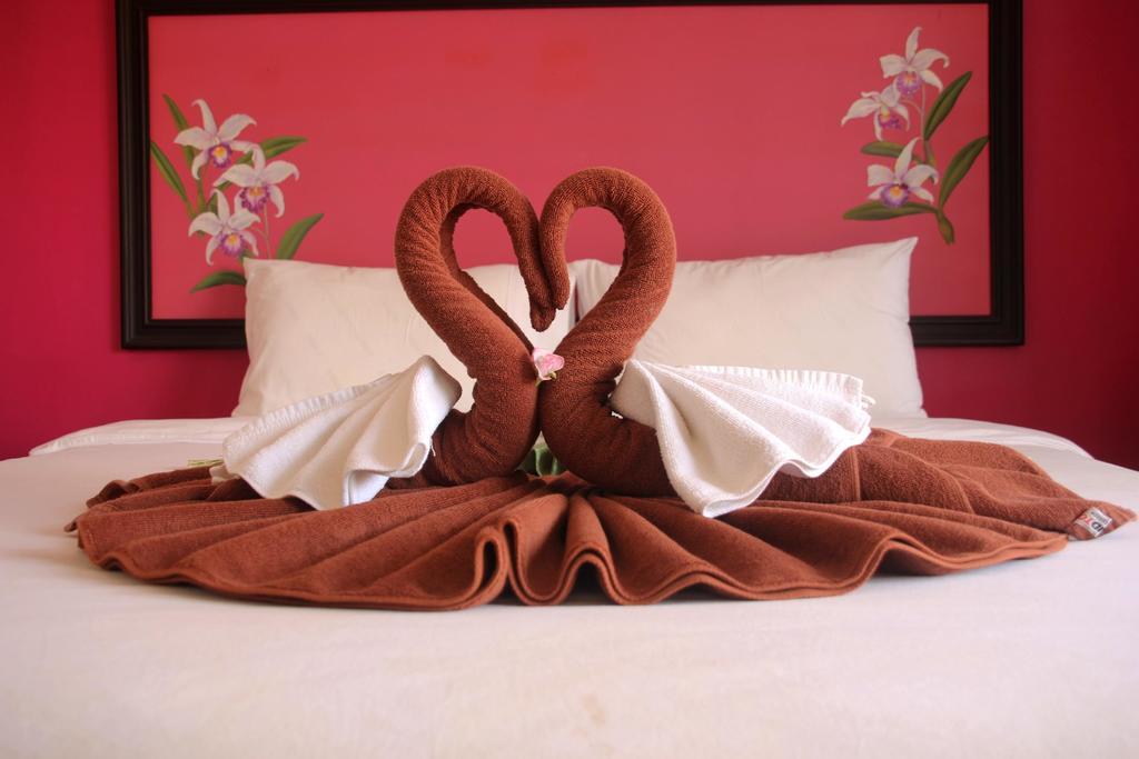 Be My Guest Boutique Hotel Phuket Exteriör bild